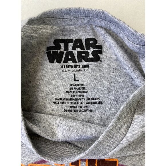 ✨2/$20✨ Star Wars The Mandalorian Grey T-shirt Large - Picture 5 of 6